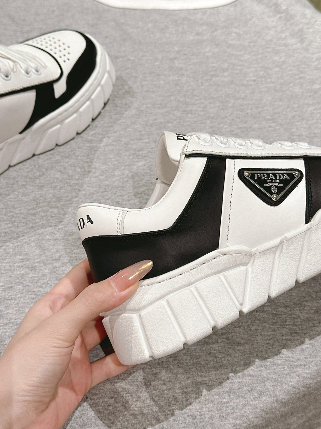 P-Sneakers