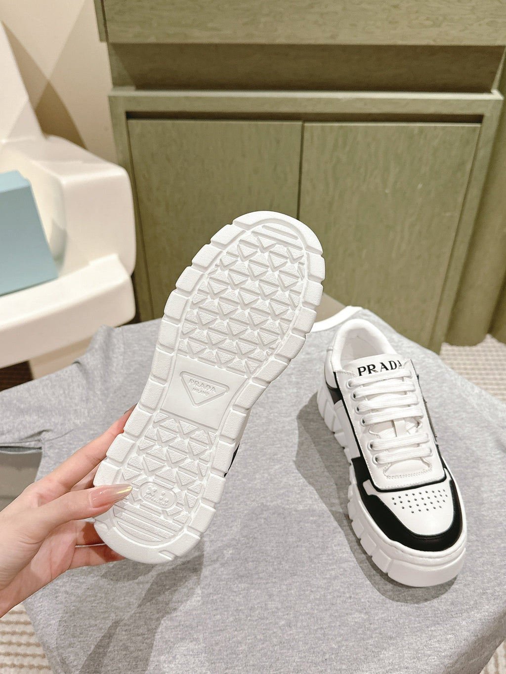 P-Sneakers