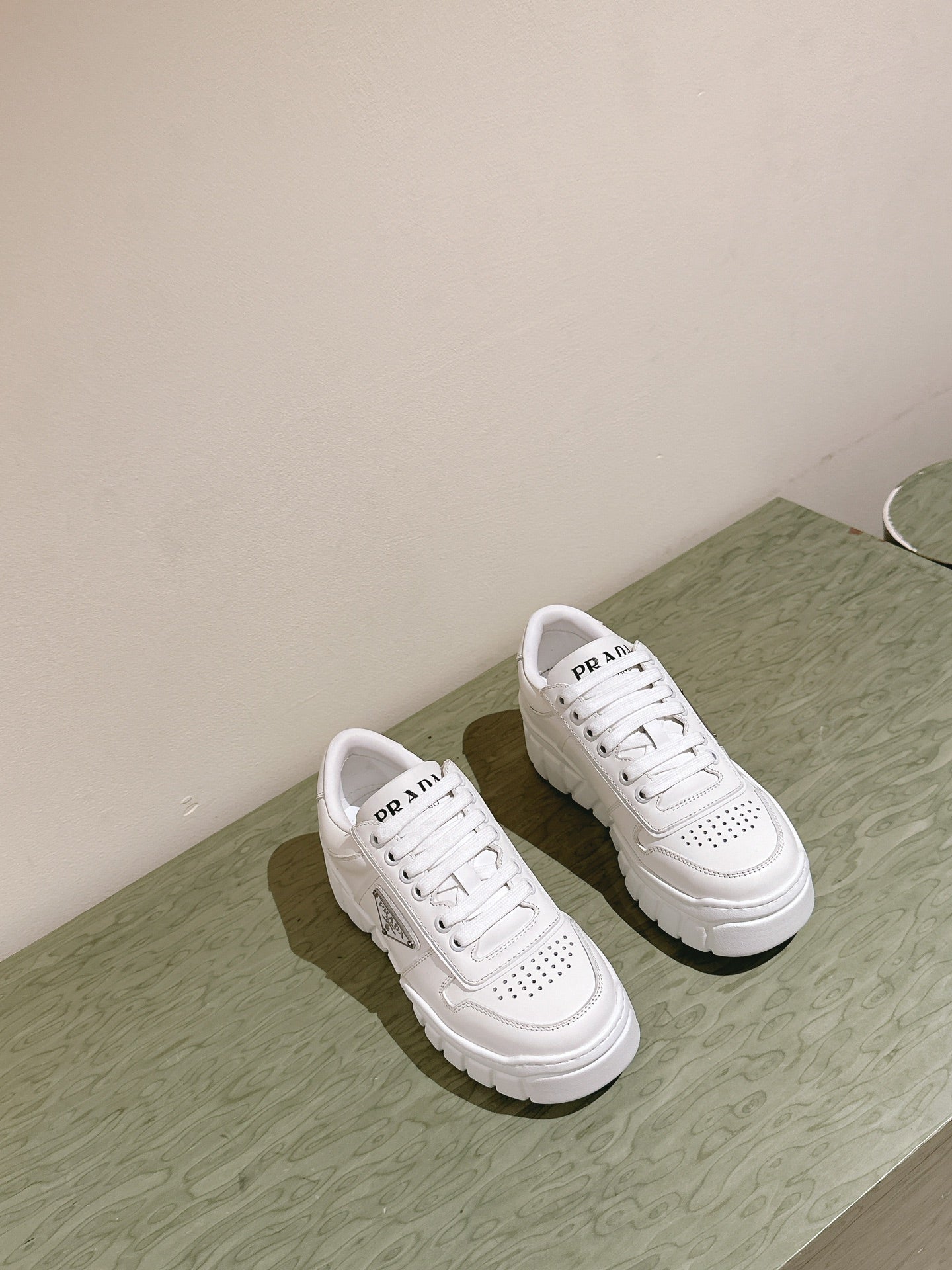 P-Sneakers