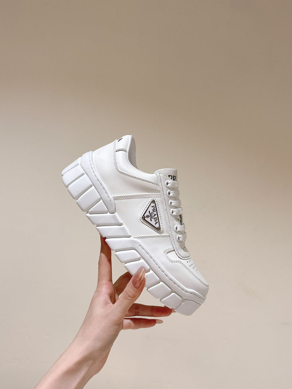 P-Sneakers