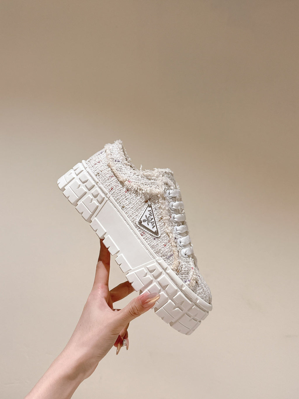 P-Sneakers
