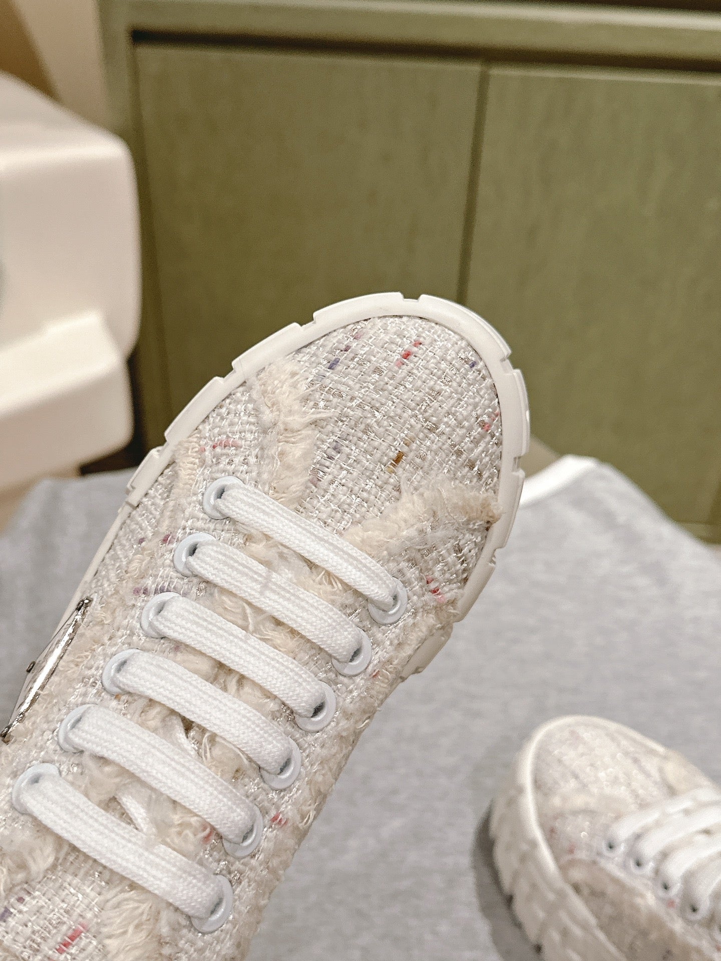 P-Sneakers