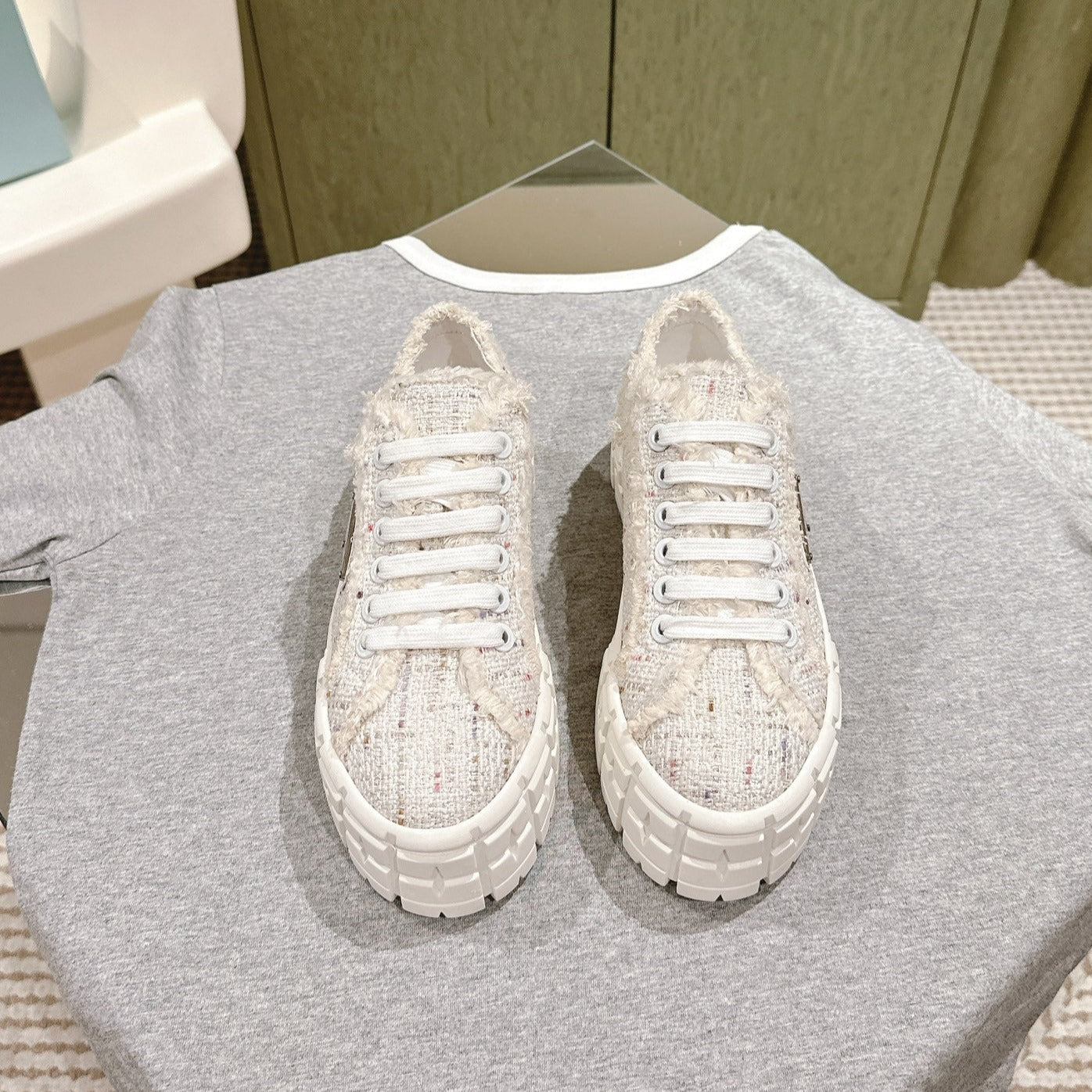 P-Sneakers