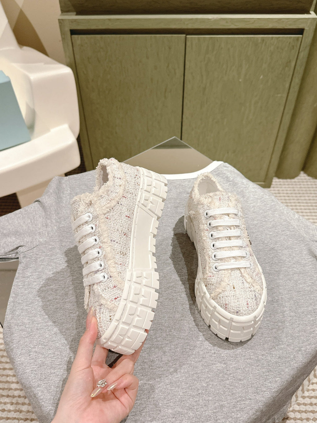 P-Sneakers