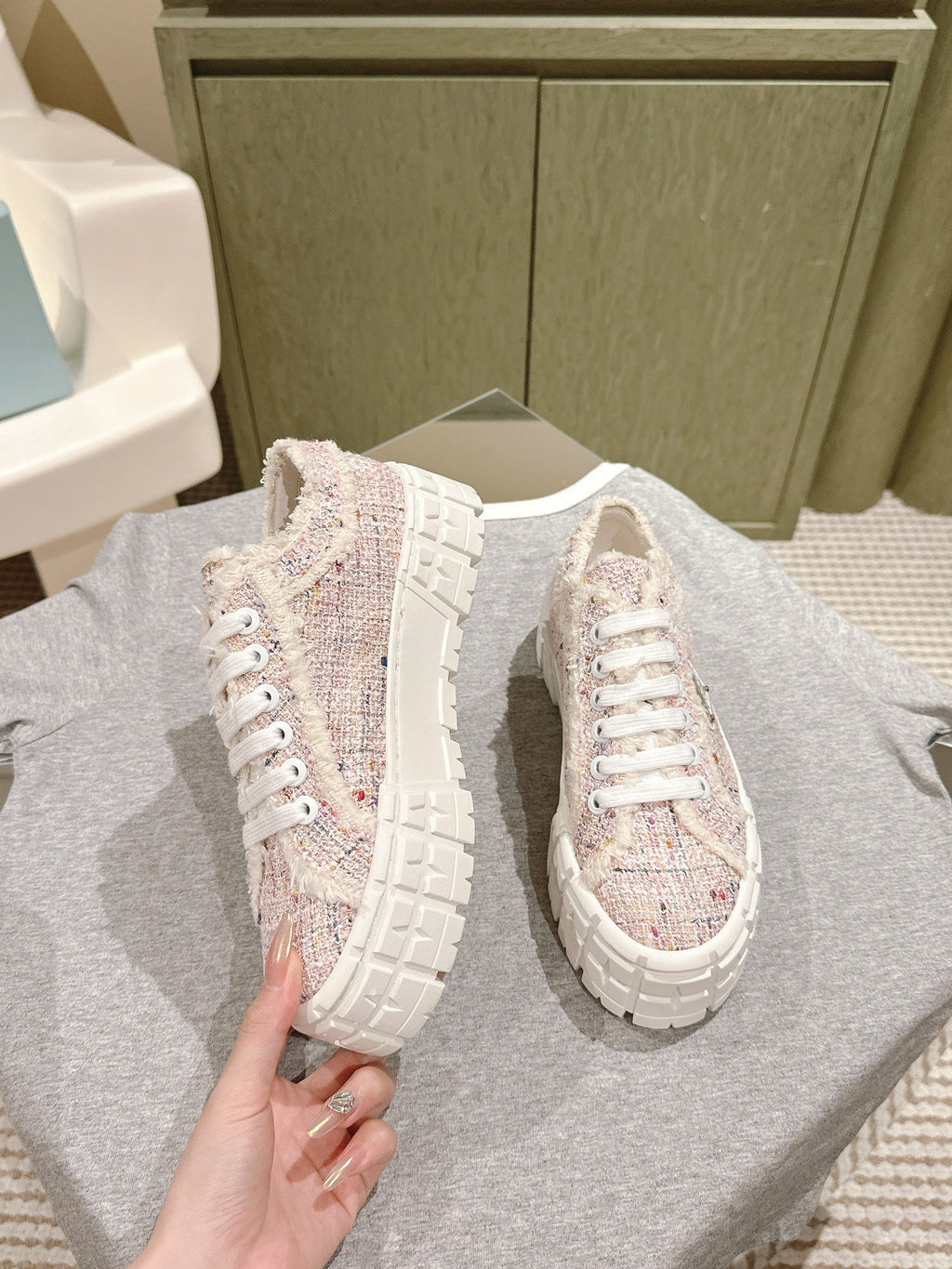 P-Sneakers