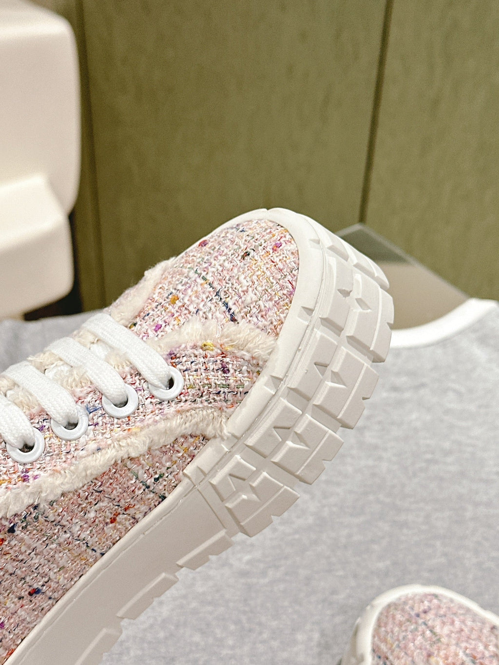 P-Sneakers