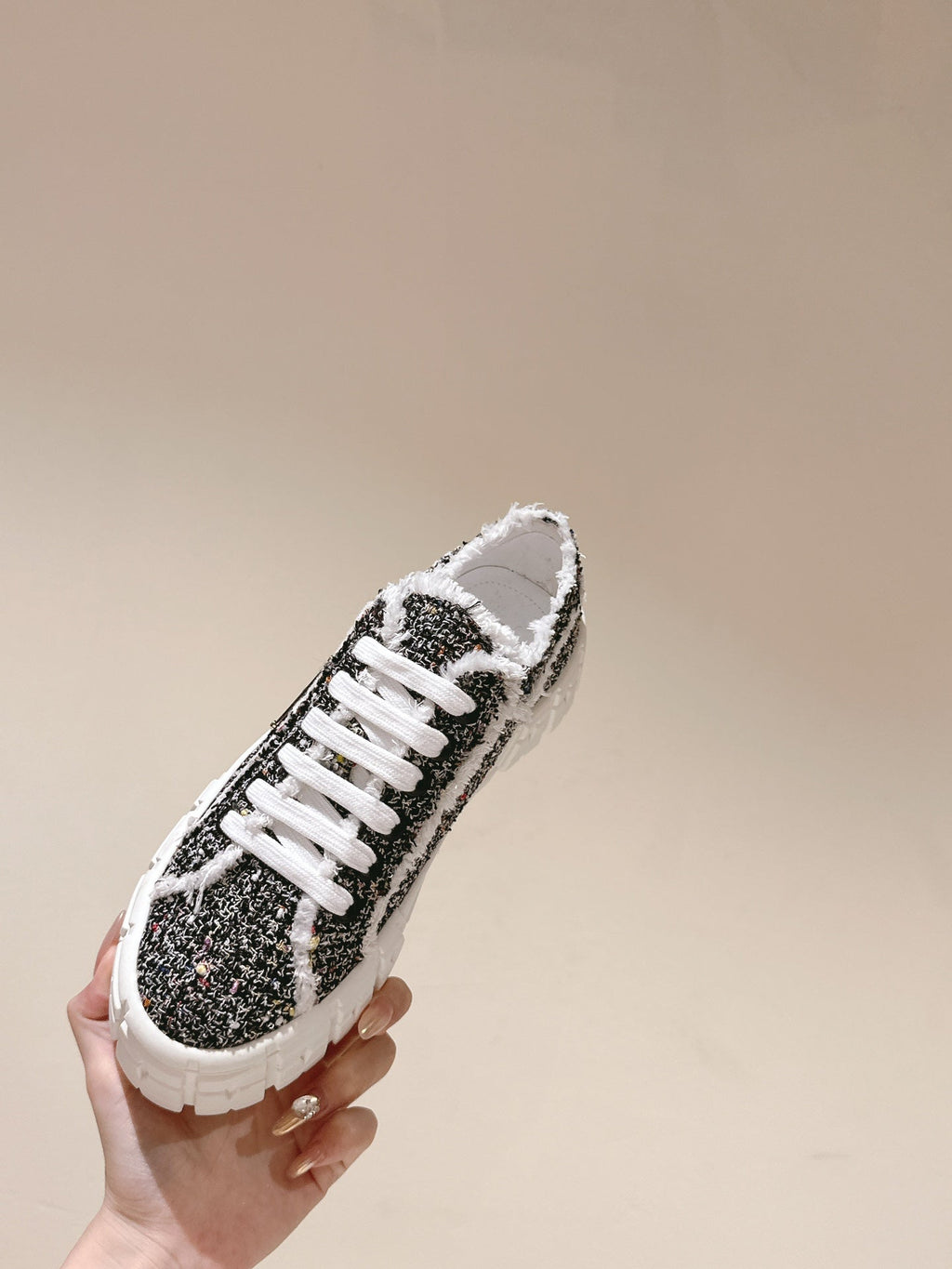 P-Sneakers