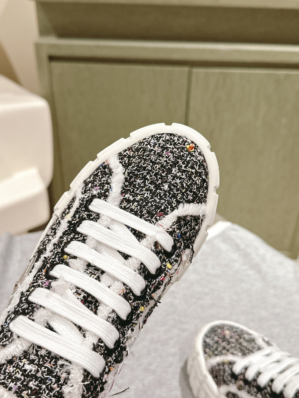 P-Sneakers