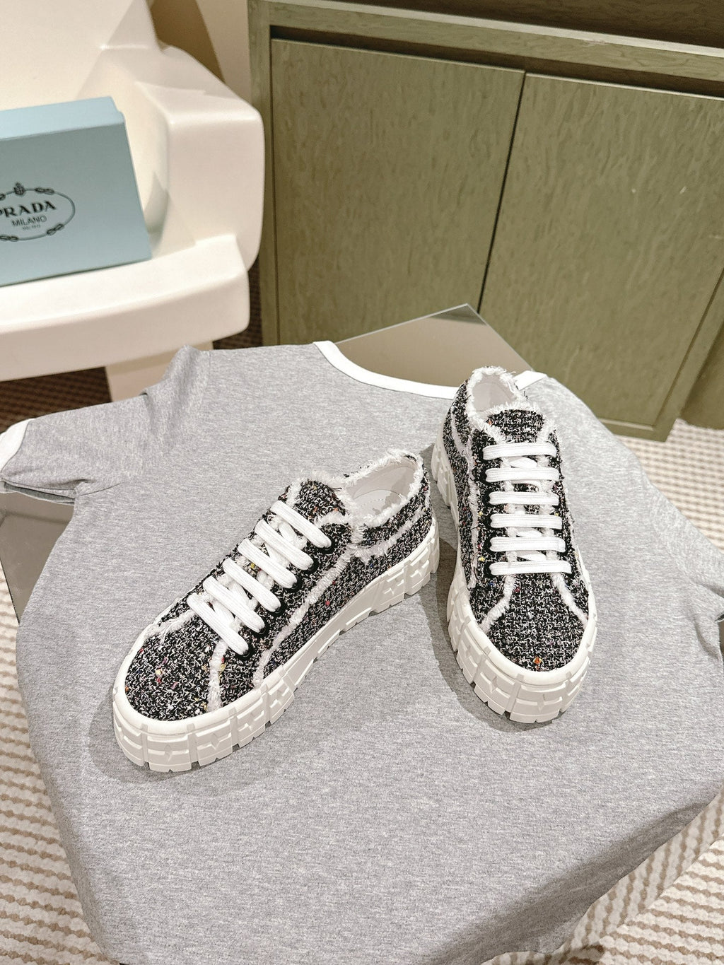 P-Sneakers