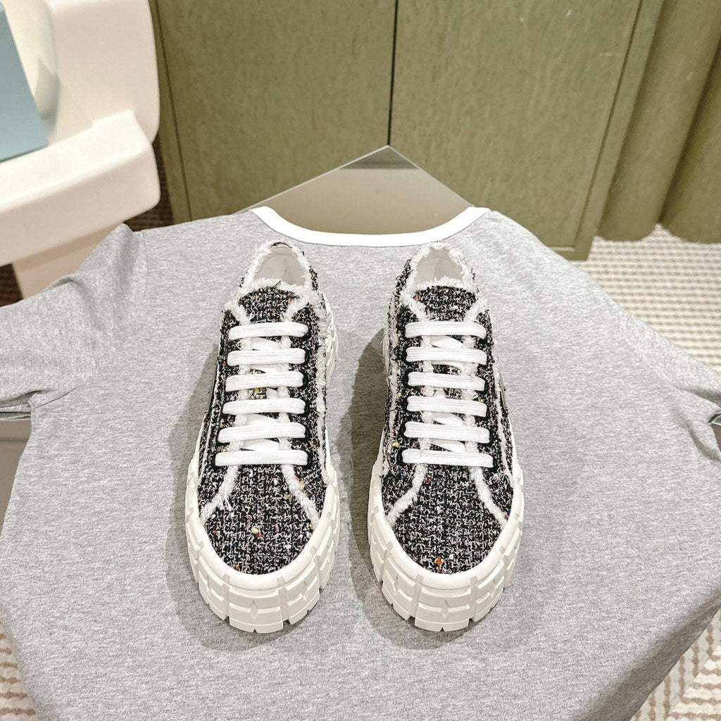 P-Sneakers
