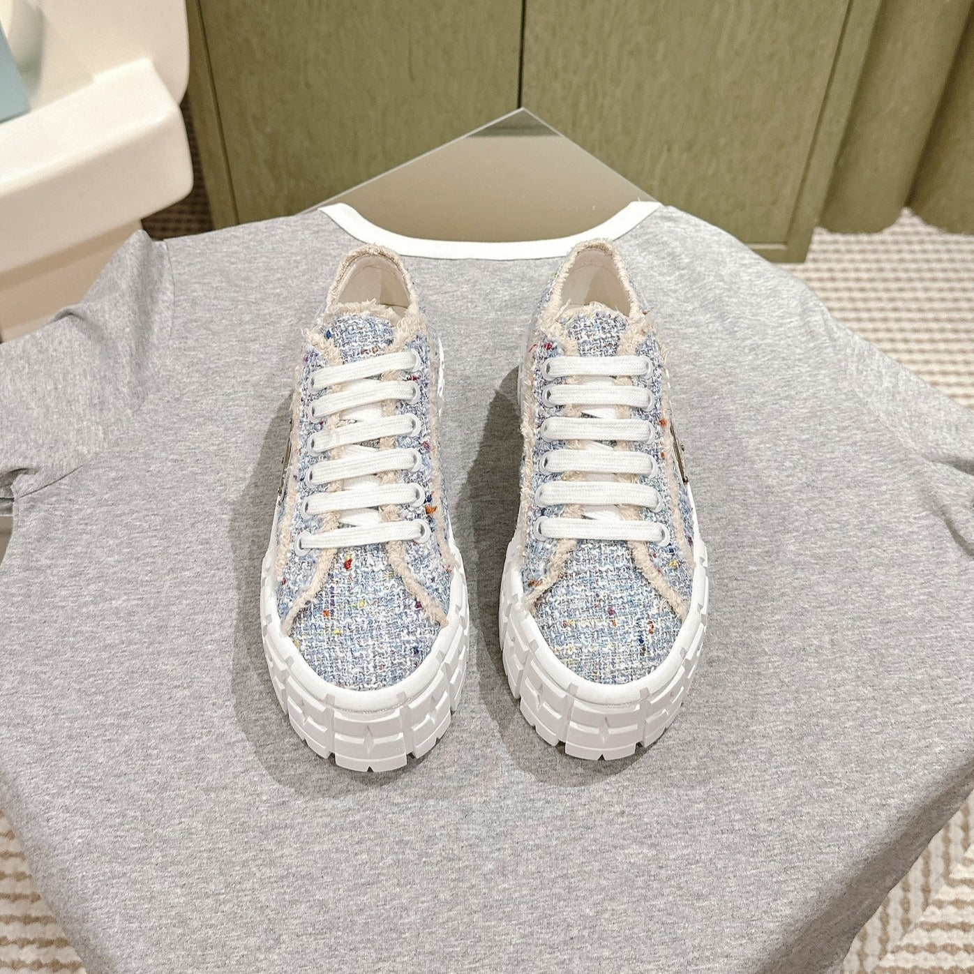 P-Sneakers