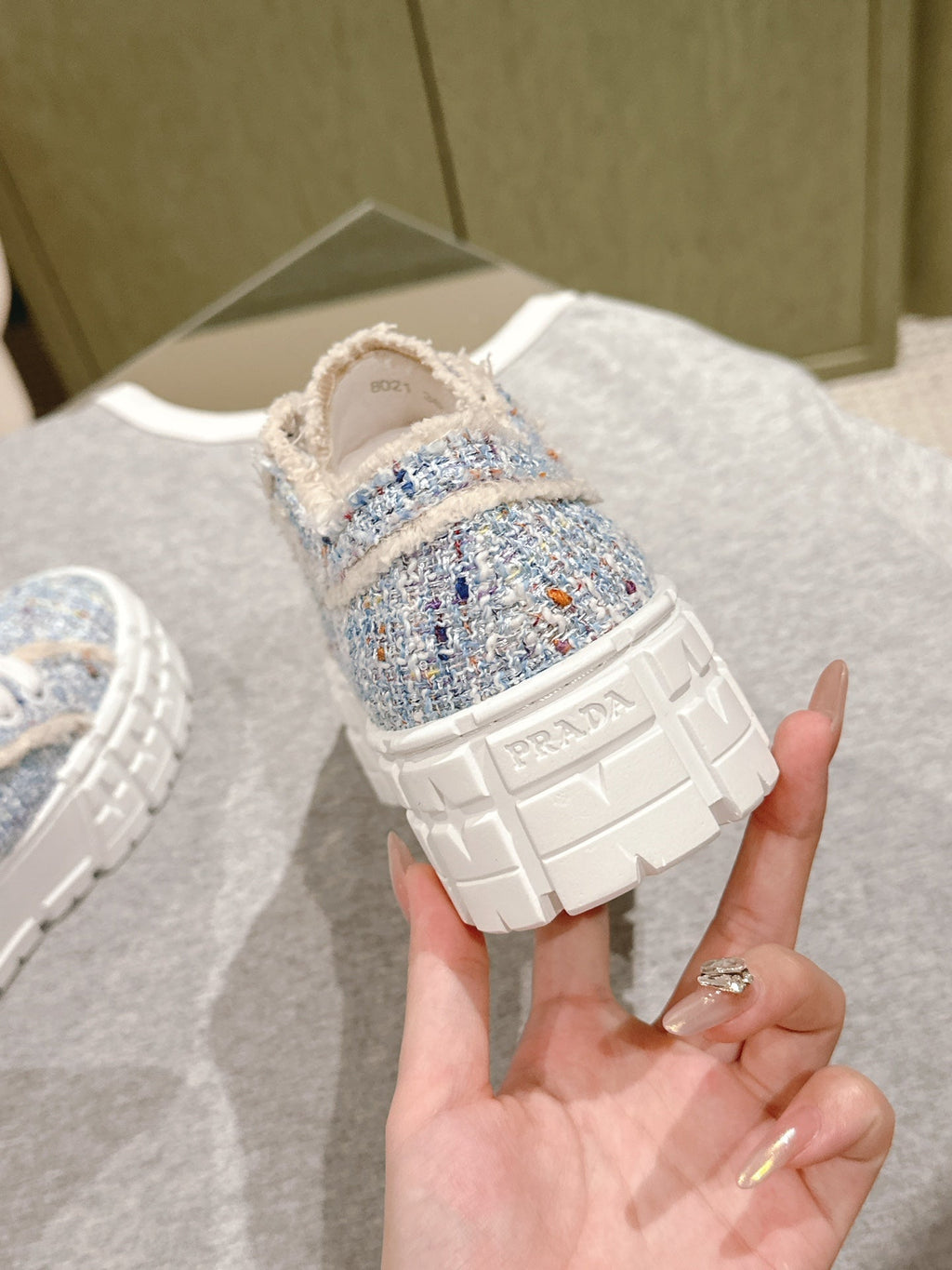 P-Sneakers