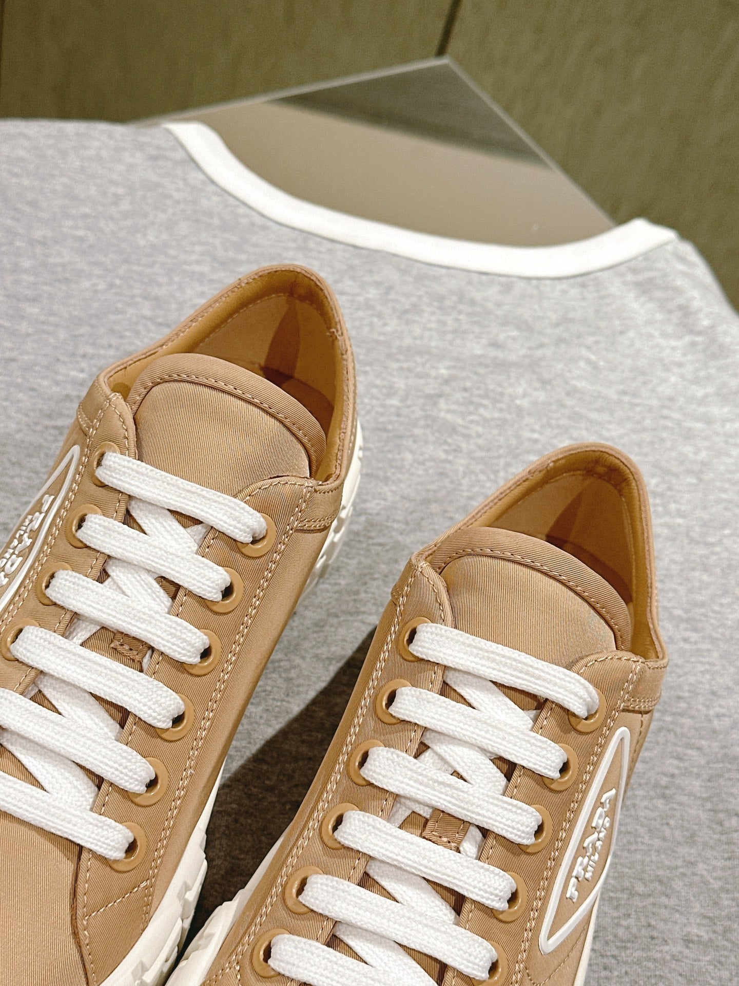 P-Sneakers