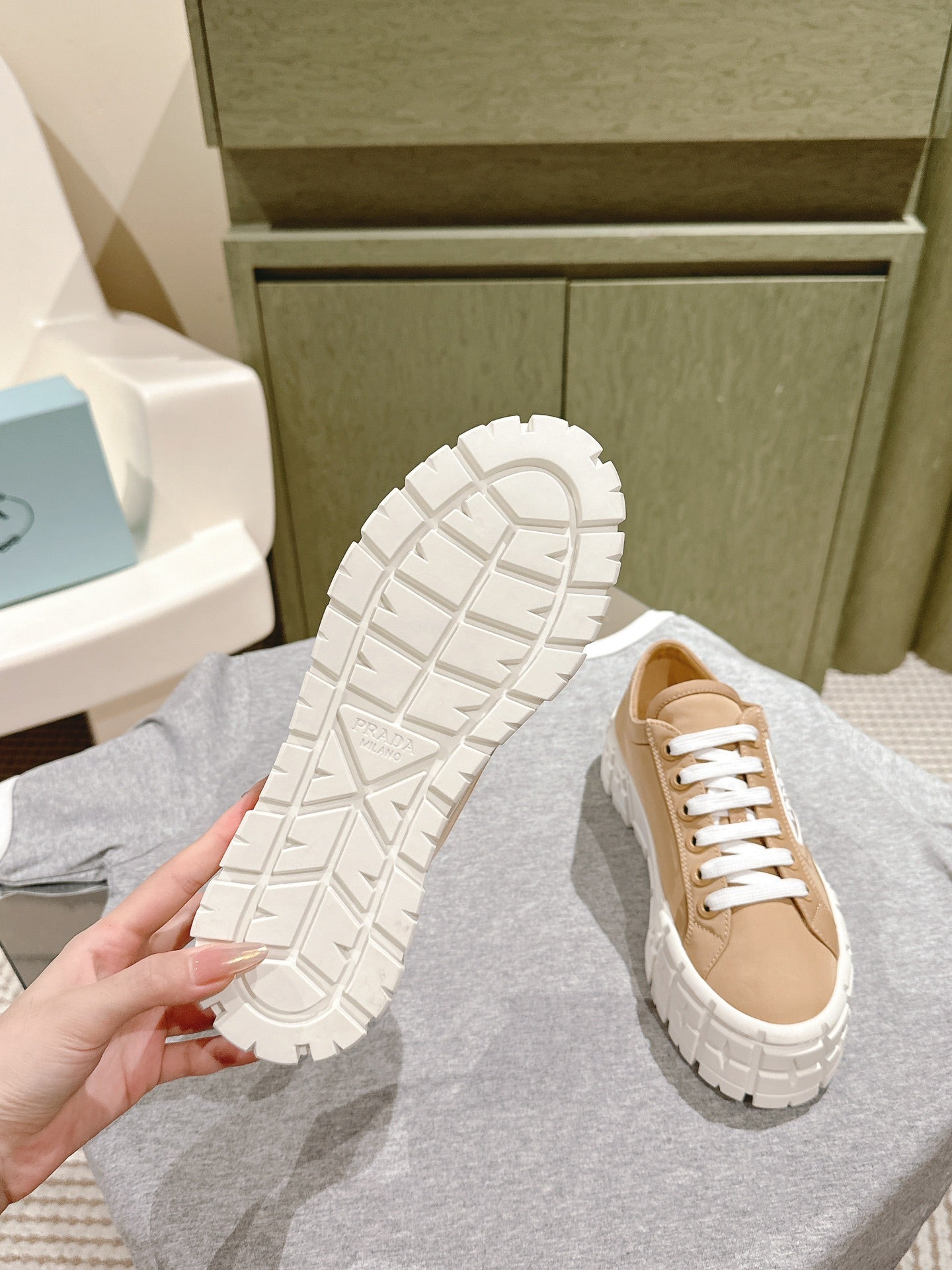 P-Sneakers
