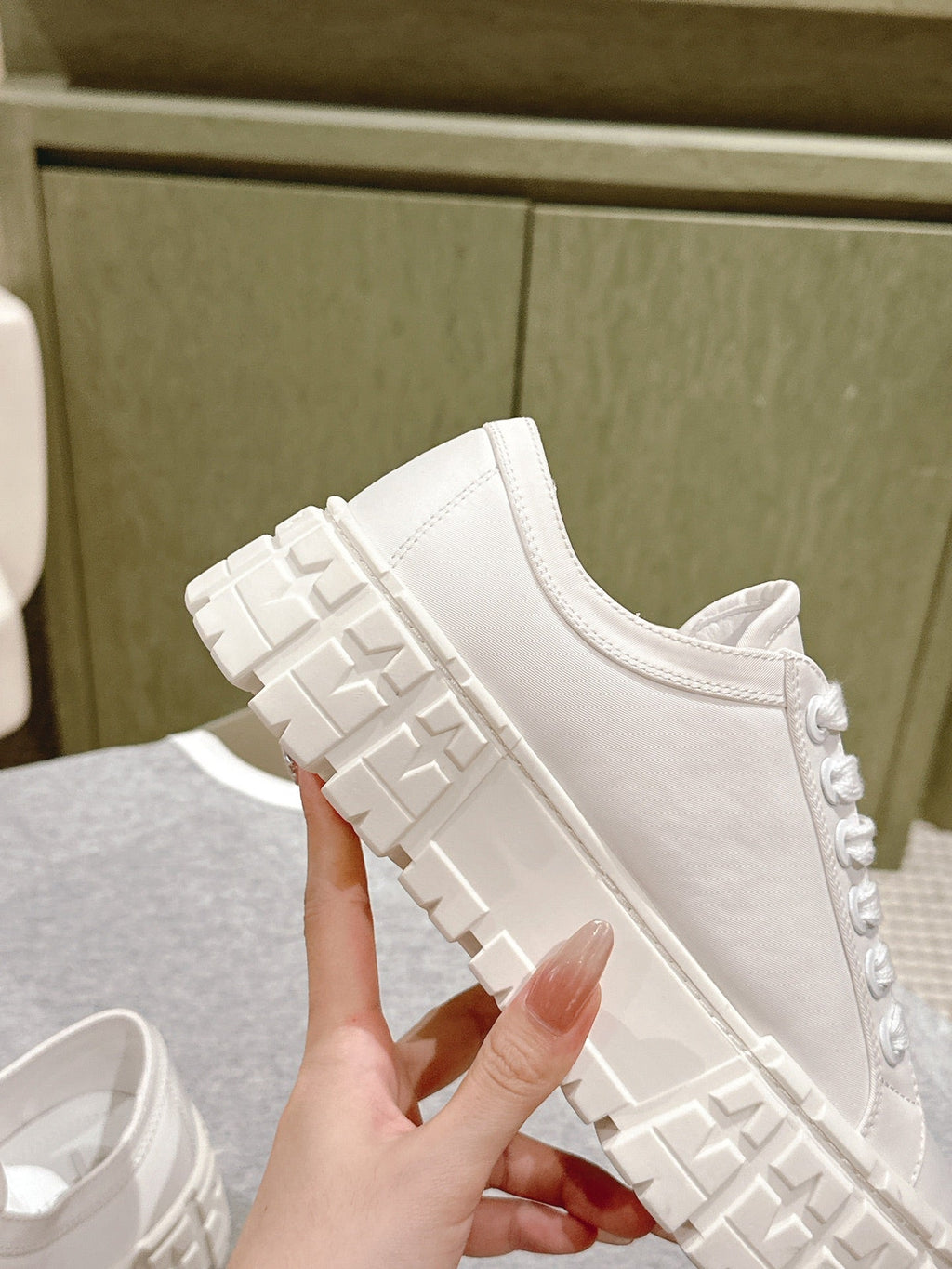 P-Sneakers