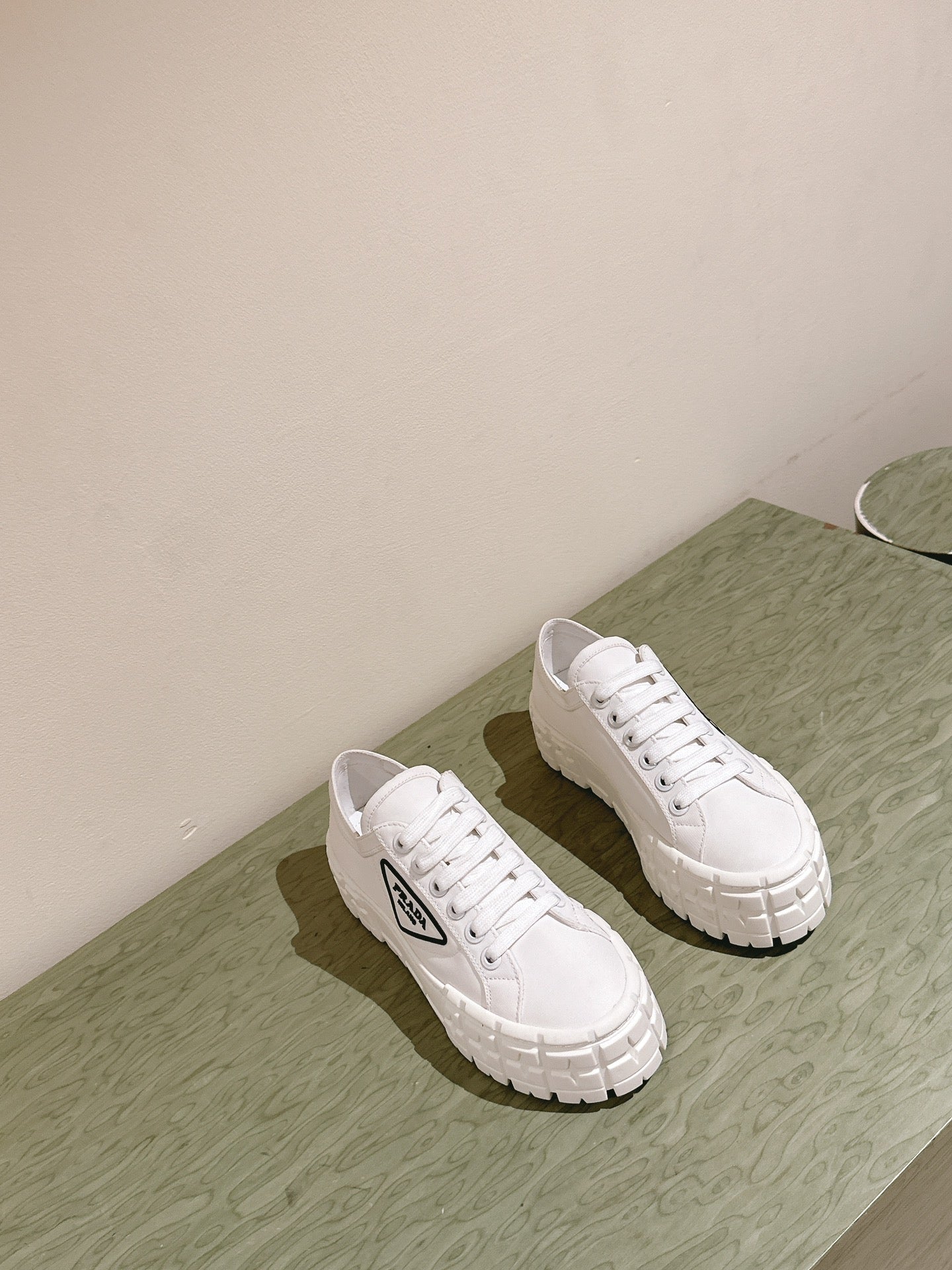 P-Sneakers