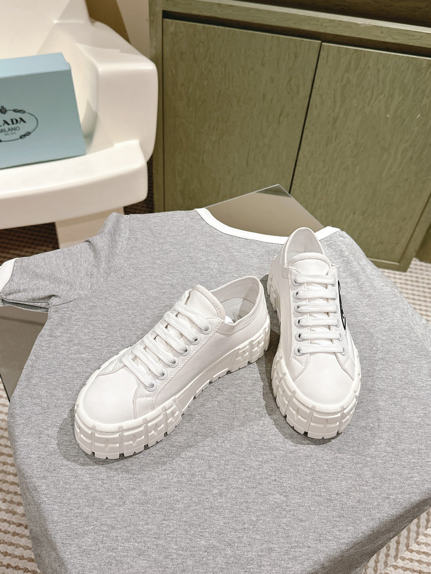 P-Sneakers