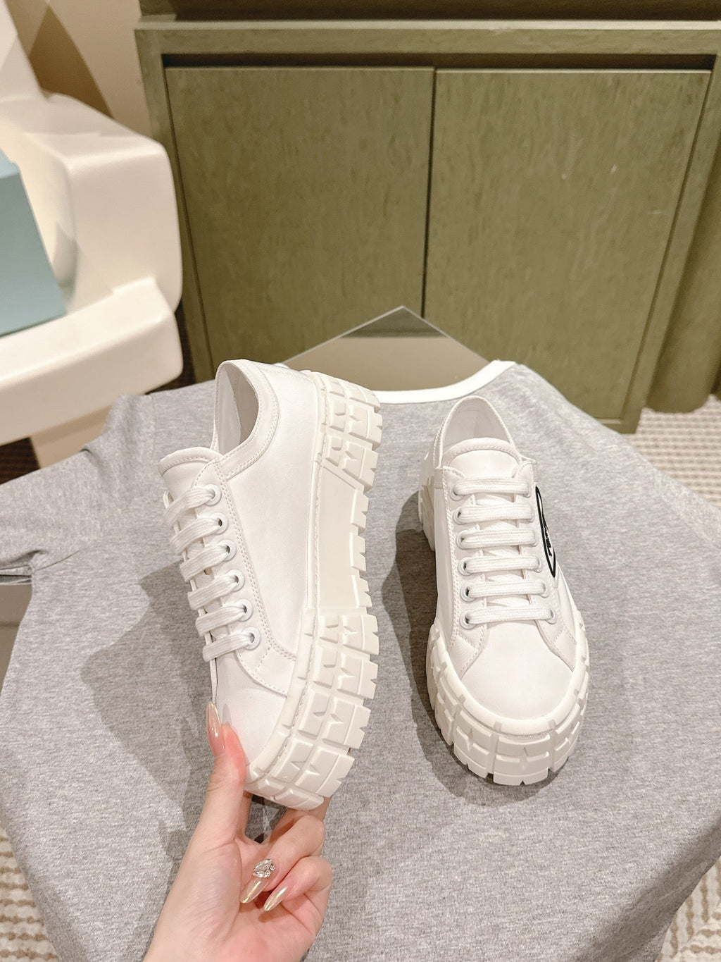 P-Sneakers