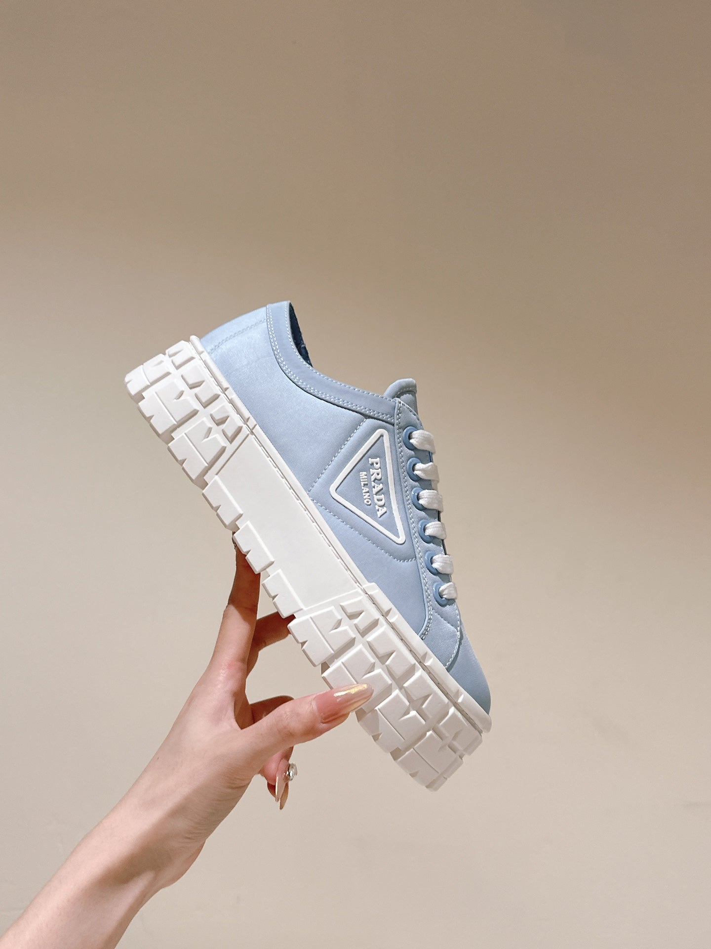 P-Sneakers