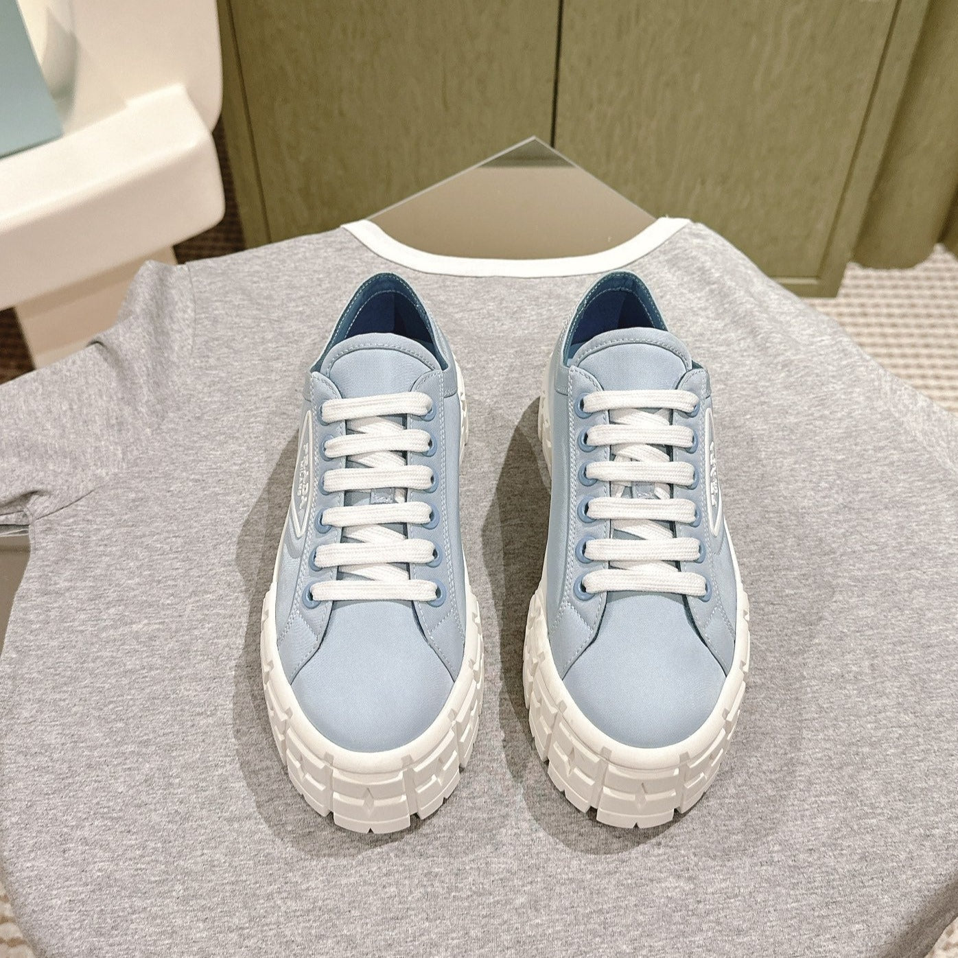P-Sneakers