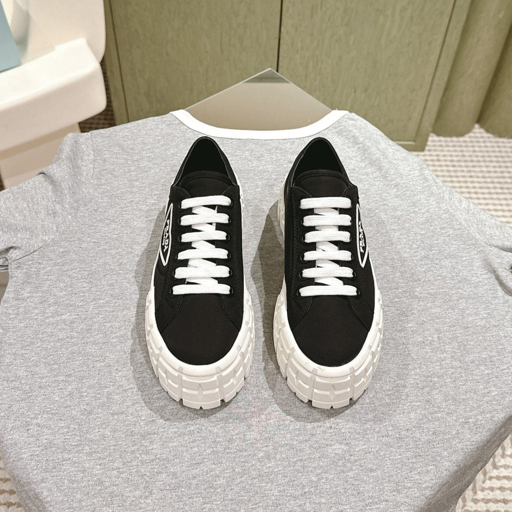 P-Sneakers