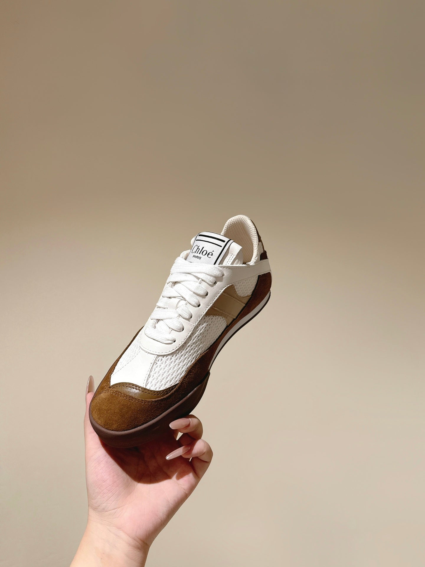 H-Sneakers
