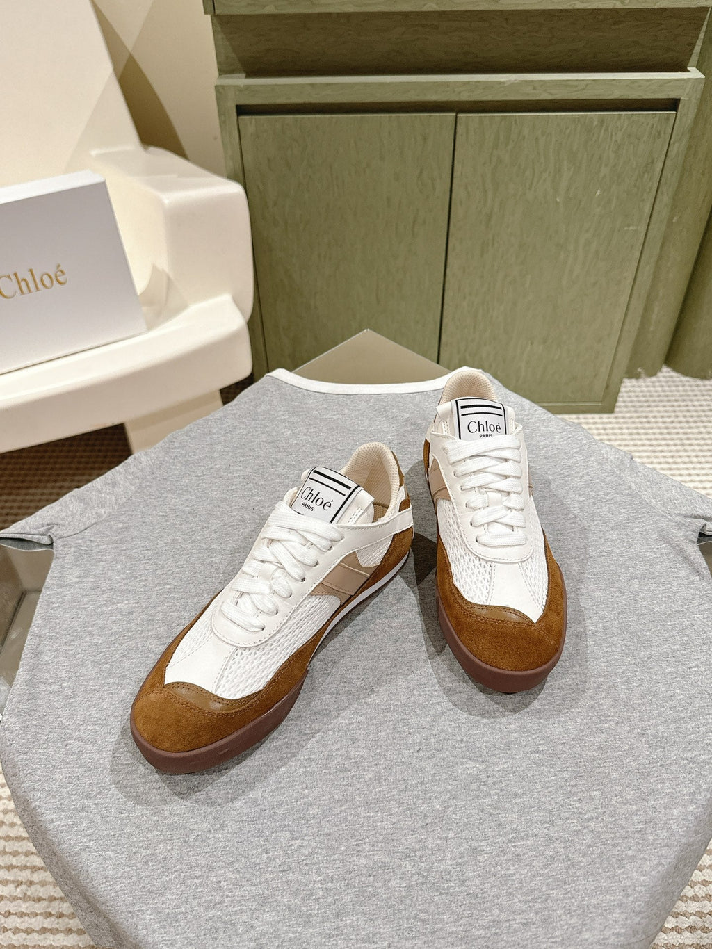 H-Sneakers