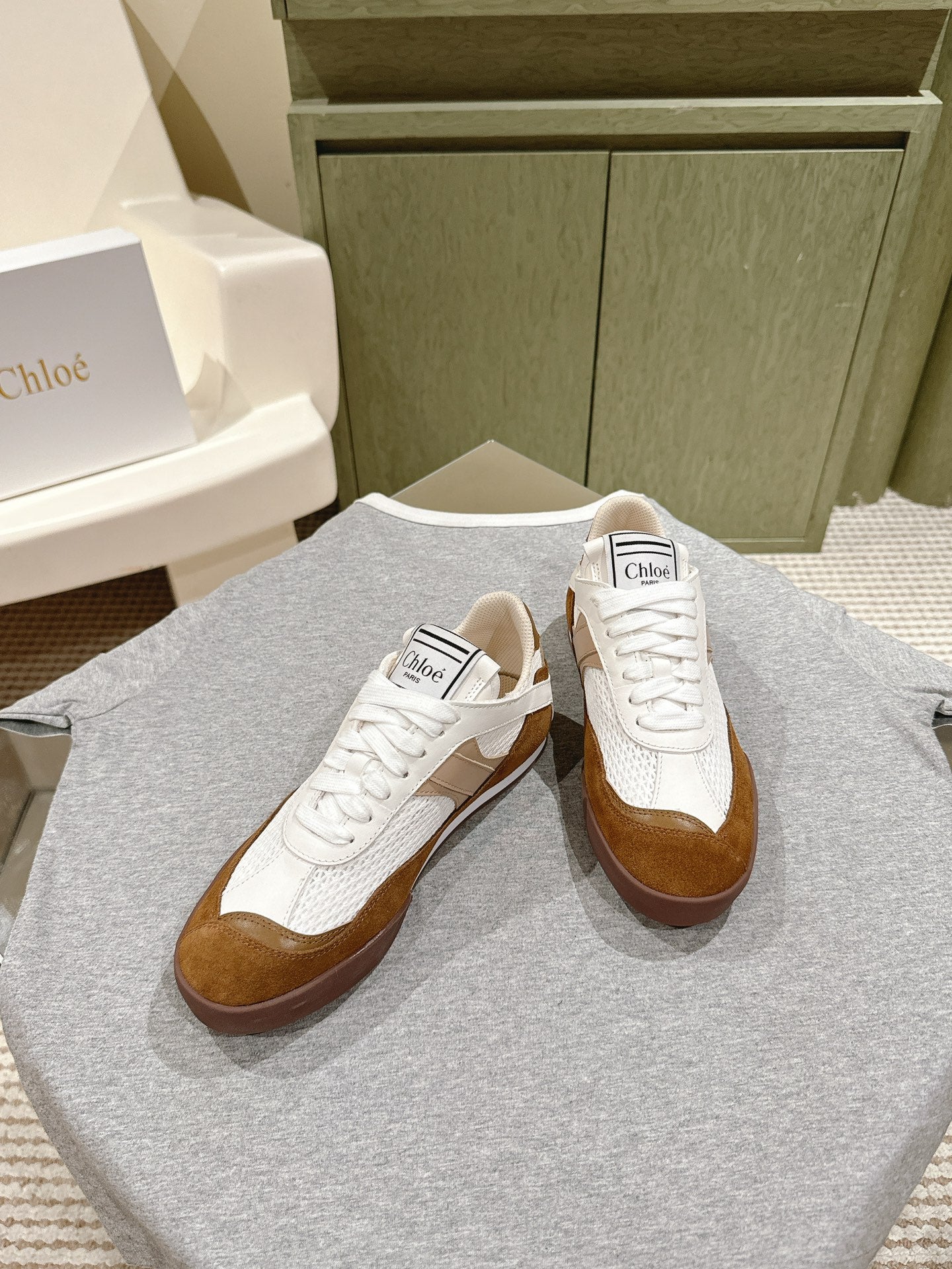 H-Sneakers