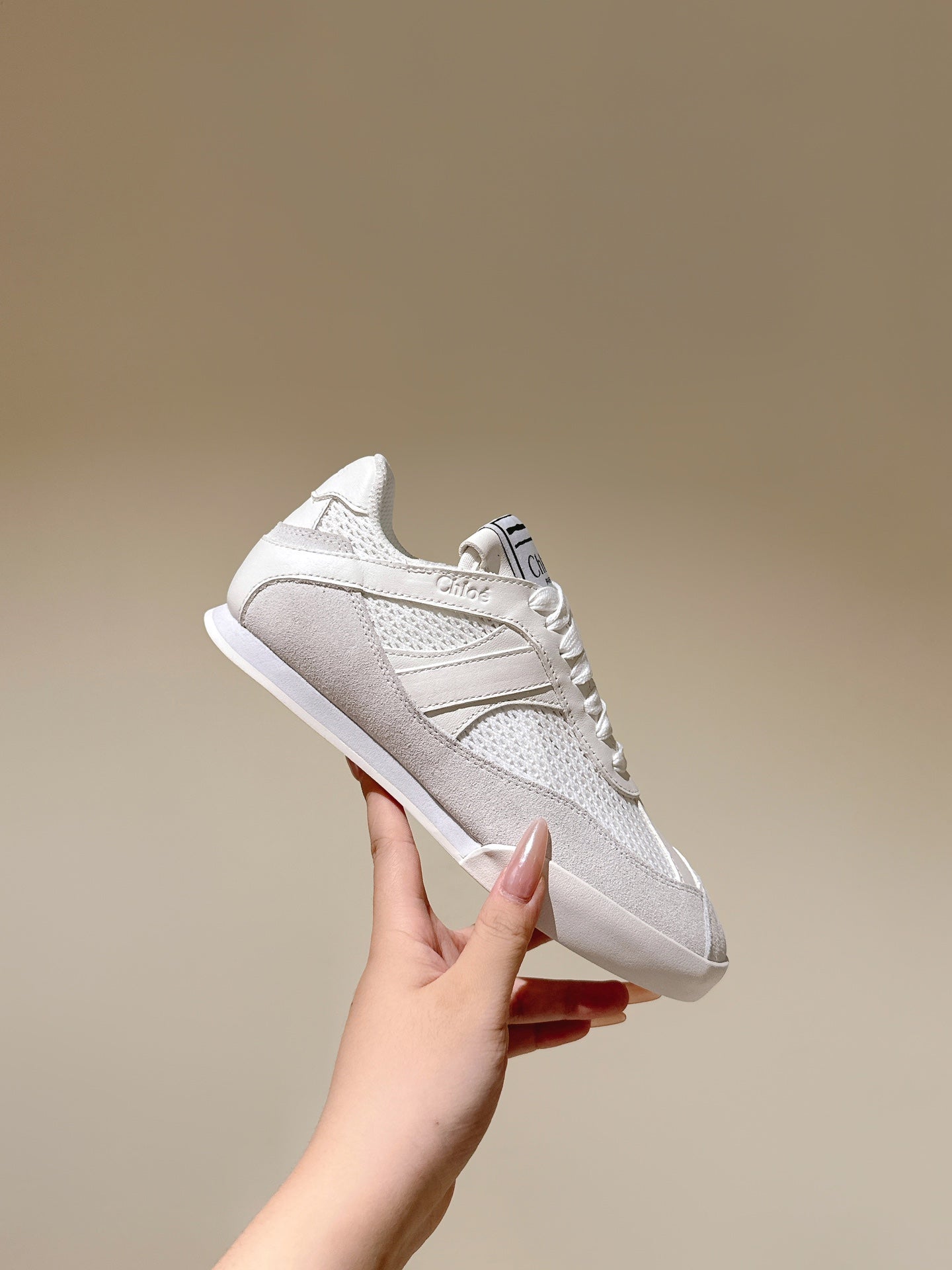 H-Sneakers
