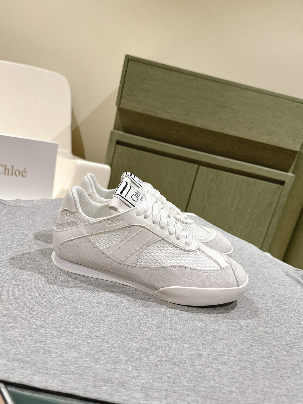 H-Sneakers
