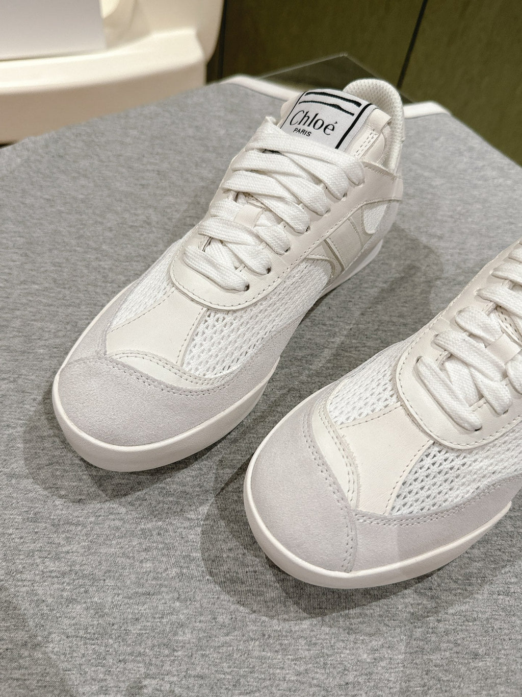 H-Sneakers