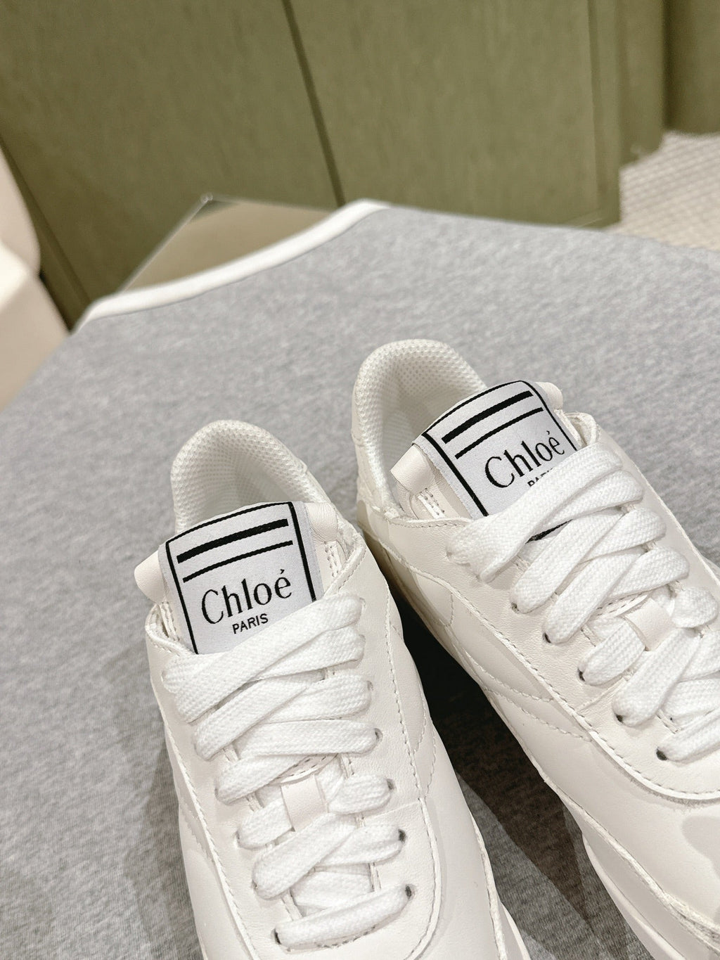 H-Sneakers