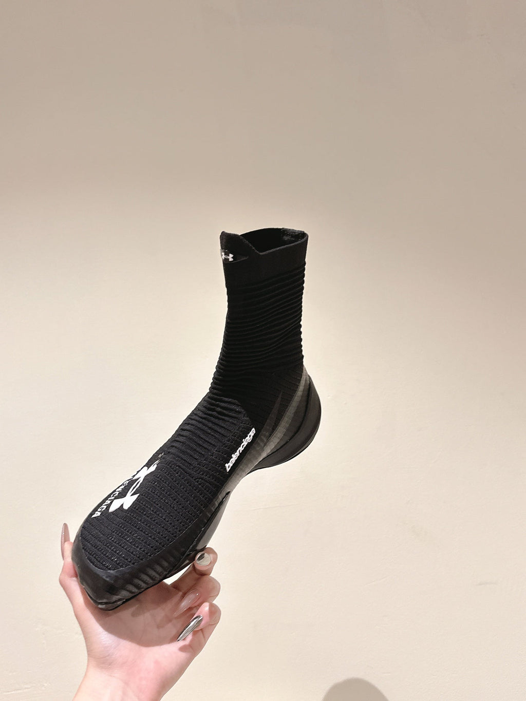 B-Sneakers