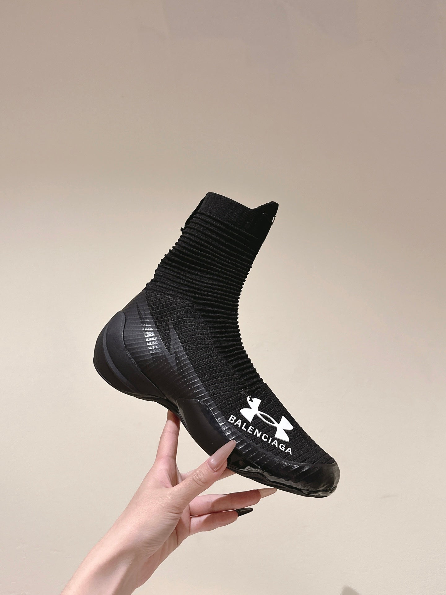 B-Sneakers