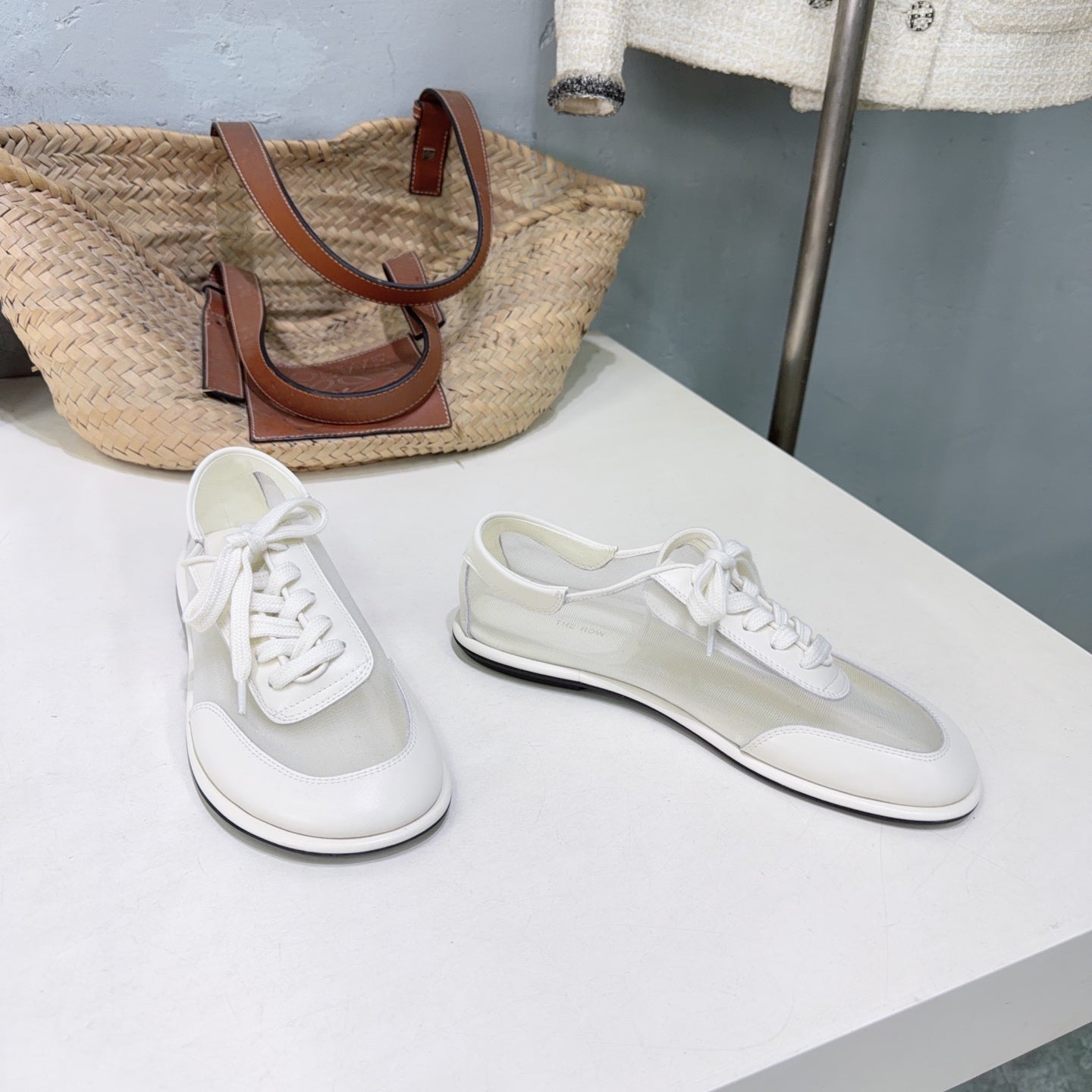 T-Sneakers