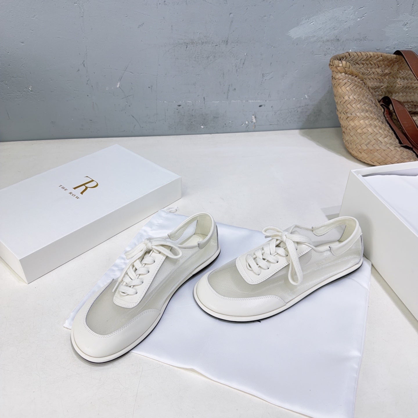 T-Sneakers