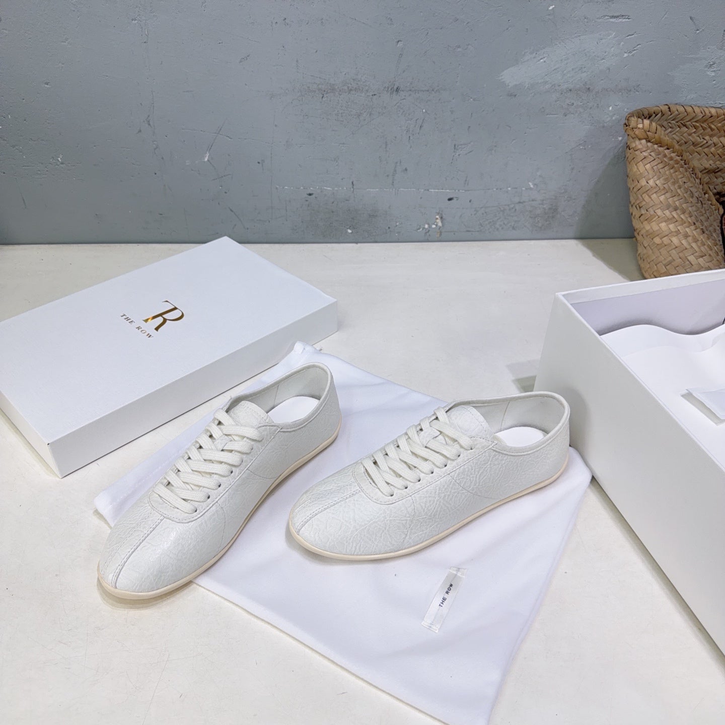T-Sneakers