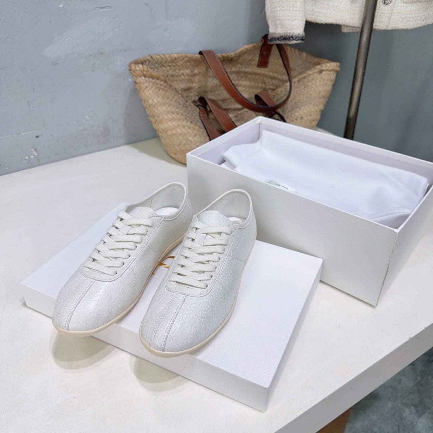 T-Sneakers