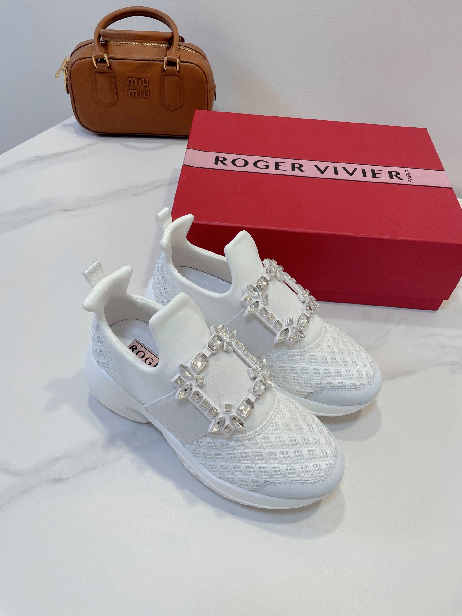 R-Sneakers