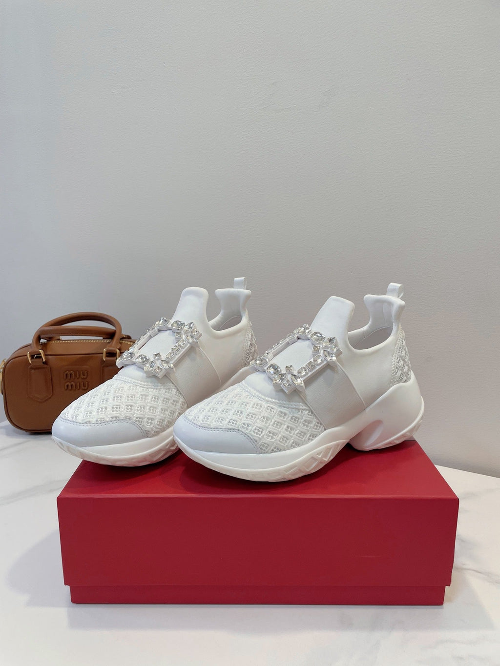 R-Sneakers