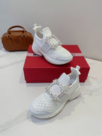 R-Sneakers