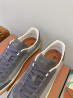 L-Sneakers