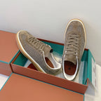 L-Sneakers