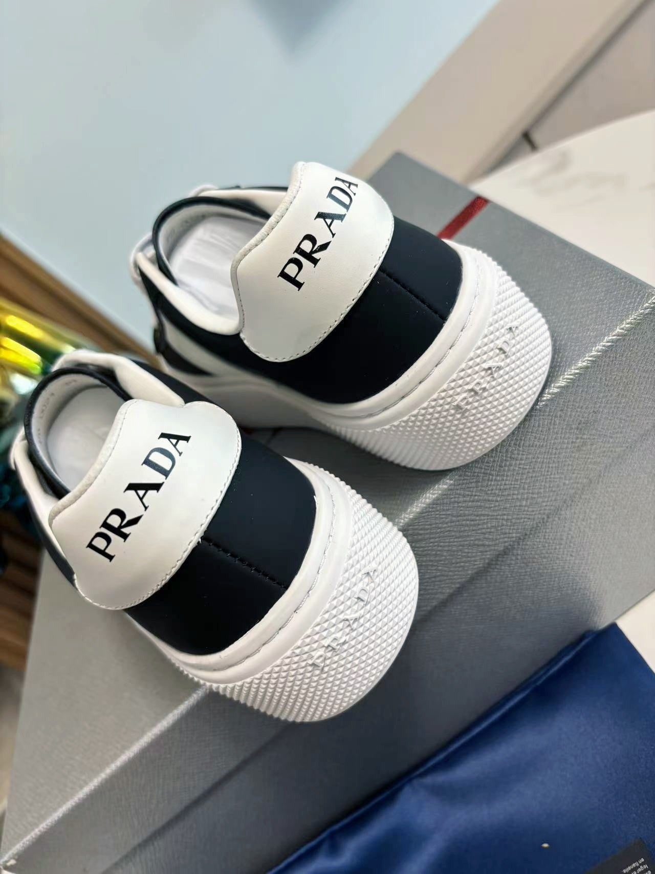P-Sneakers