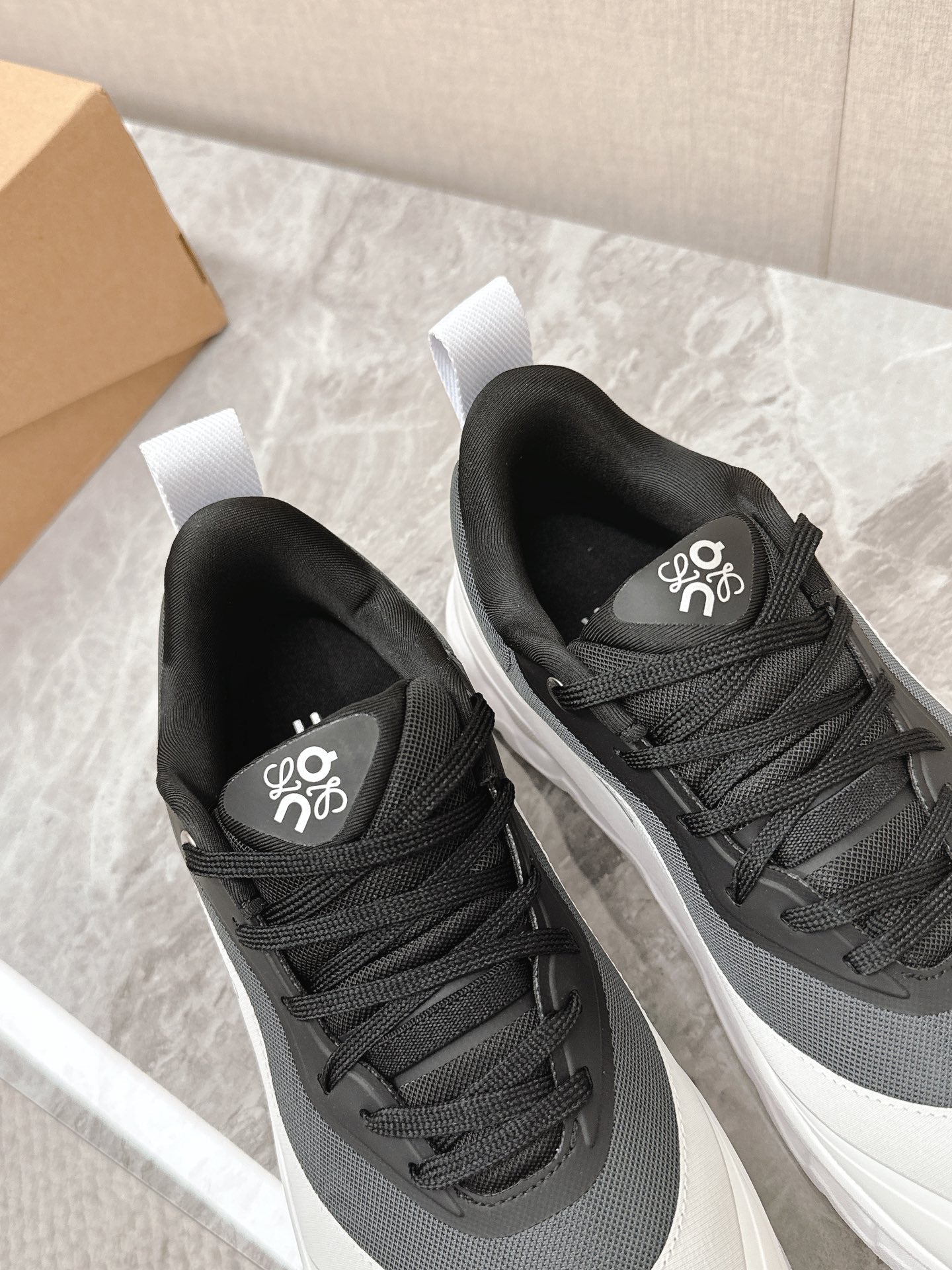 L2-Sneakers