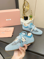 M-Sneakers