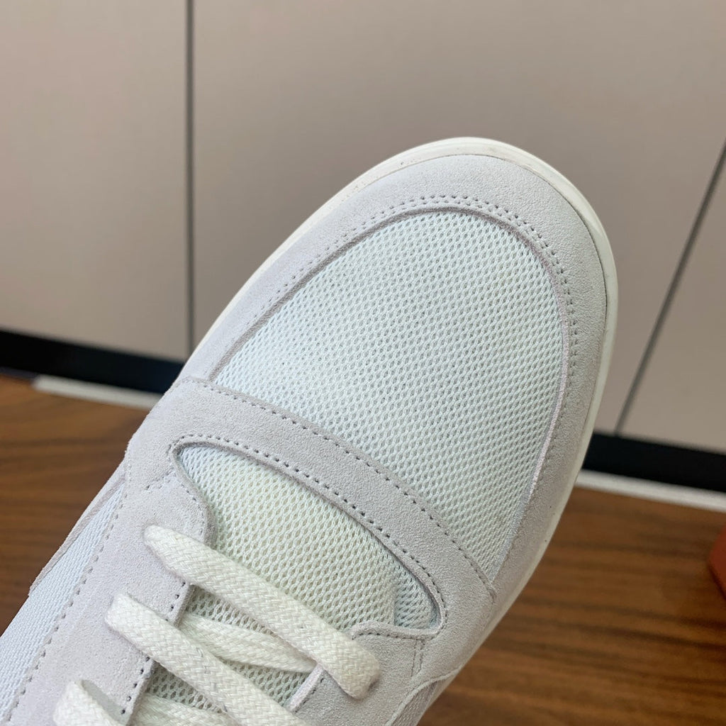 L-Sneakers