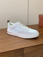 L-Sneakers