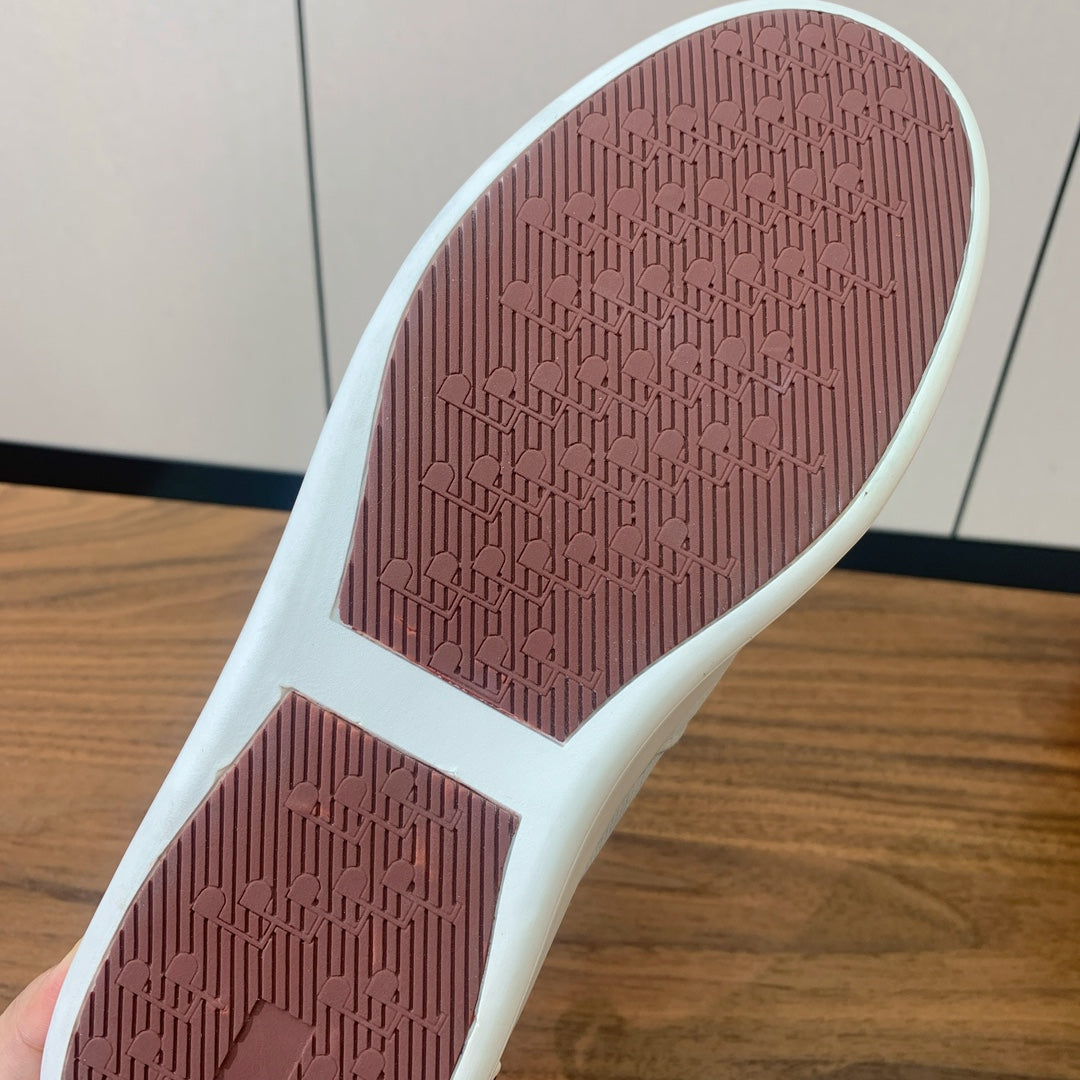 L-Sneakers