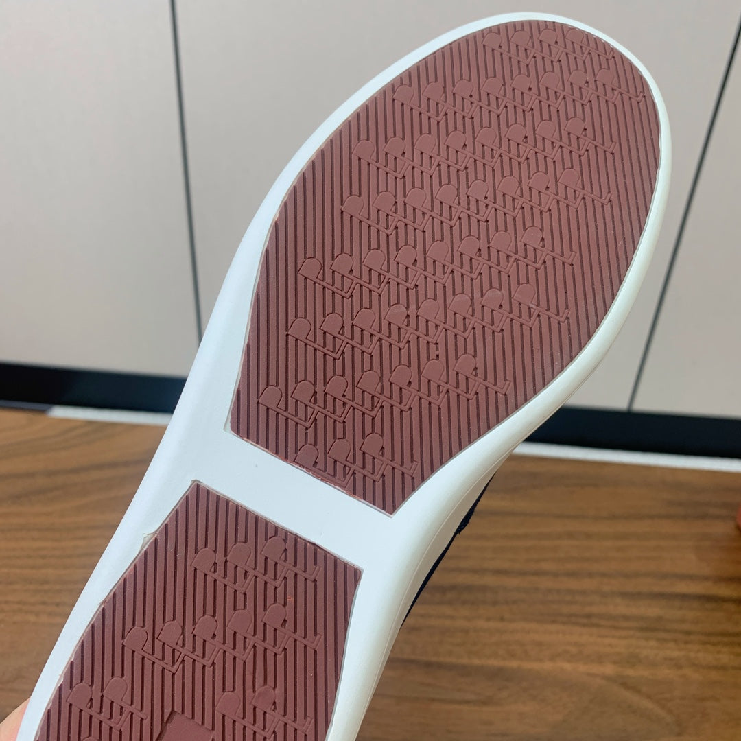 L-Sneakers